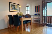 Ferienwohnung am Chiemsee mit traumhaftem Seeblick, Balkon und Garage - Chambres d'hôtes Gstadt am Chiemsee