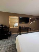 Suite 102 - B&B Lusk