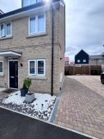 Comfortable En-suite room in peaceful Hampton Home - B&B Peterborough