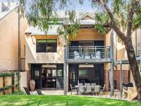 Beachside Getaway - Family Villa at Sebel Resort - B&B Broadwater