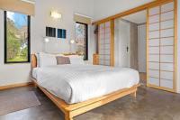 Petra Olive 2 - B&B Yallingup