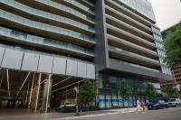 Rax Town - 2 Story Loft Condo with Skyline View beside CN tower and the Rogers Center - Chambres d'hôtes Toronto