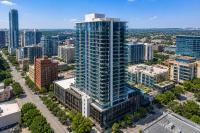 Seventh Street Luxe Retreat 1bd 1Bath Pool - Bed and Breakfast Austin