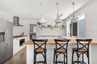Drift House - Charming Family Retreat by the Beach - Bed and Breakfast Quindalup