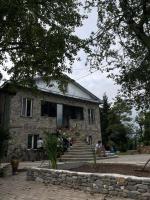 Hill Guesthouse - Wine Cellar, Fish Farm & Organic Cuisine - B&B Keda