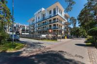 Stylowy Apartament z Klimatyzacją i Parkingiem Blisko Plaży by Noclegi Renters - B&B Ustronie Morskie
