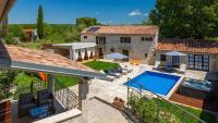 Beautiful Villa Jadreska with pool in Kanfanar - B&B Canfanaro