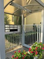 Davanti al Chorus Life, vicino al centro città - Chambres d'hôtes Bergame