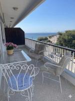 Sunset apartment Saronida by the sea with stunning view - Ferienwohnung Saronída