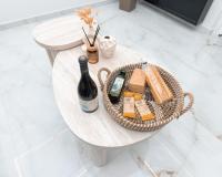 Christinas Luxury Apartments - B&B Artémida