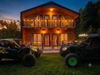 The Wildwood Basecamp - Patarlagele - Chambres d'hôtes Pătârlagele