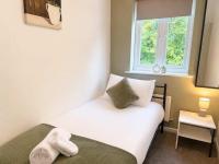 Woody Bank 3 Bed Sleeps 5 Parking WiFi Contractors - B&B Great Wyrley