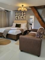Palapyes Hidden Gem Unique Boutique Tiny Home - B&B Palapye