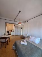 Iluminado monoambiente en el centro de Colonia - Bed and Breakfast Colonia del Sacramento