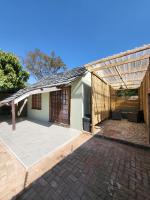 Stylish Tiny Home Loft Starlink - B&B Palapye