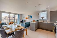 Ocean View Contemporary 2-Bed Sea View Apartment Southbourne Beach - B&B Southbourne