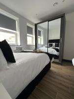 Modern Newly Renovated flat - Elstree & Borehamwood Railway Station - Chambres d'hôtes Borehamwood