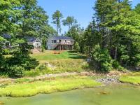 Newly-built waterfront home with fast WiFi, furnished deck, & washer/dryer - B&B Waldoboro