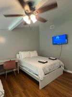2 Bedroom Townhome - New 2026 - Max 7 Guest - B&B Charlotte