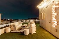 Playmate Lounge - Rooftop Hot Tub Game Room - B&B Nashville