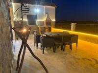Appartement de Luxe Jacuzzi Privé, Hammam, Grande Terrasse & 4 Chambres - Bed and Breakfast Nador