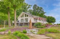 Unplug & Unwind! Romulus Family Gem w/ Swim Pond - Chambres d'hôtes Romulus
