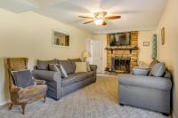 1 Mi to MCAS New River: Peaceful Home w/ Patio - Ferienwohnung Jacksonville