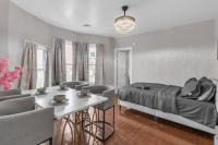 4BR Apt Pool Table Sleeps 9 Buffalo - B&B Buffalo