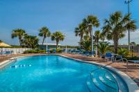 Beautiful Pinnacle Port condo with pools & basketball court right next to beach - B&B Panama City Beach