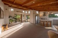 Tahana Villa - River View Retreat - 3 Bedroom - Ferienwohnung Oakura