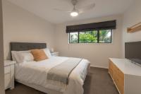Tahana Villa - River View Retreat - 3 Bedroom - Ferienwohnung Oakura