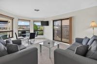 22 Lakeside Cct - Spacious Lakefront Home - B&B Encounter Bay