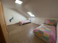 Wohnung mit 3 Schlafzimmern, 5 Einzelbetten,Balkon - B&B Bad Füssing