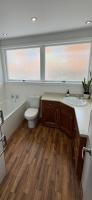 Lucky number 8 4Bed free parking close to Airport - Chambres d'hôtes Christchurch