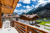 Appartamenti Cèsa Sorèie by AMA Val di Fassa - Chambres d'hôtes Canazei