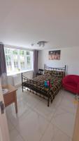 Ensuite Room near Airbus & Rolls-Royce, Southmead hospital - Chambres d'hôtes Bristol