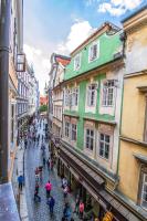 Unique Apartments 250m from the Charles Bridge - B&B Prague