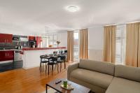 120qm Altstadt-Apartment mit Terrasse & Domblick - direkt am Markt - B&B Schwerin