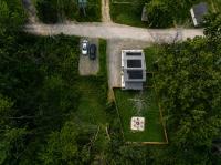 Charming Cottage by Lake Ontario, Firepit and Fenced Yard - Chambres d'hôtes Pulaski