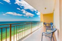 Waterfront condo with grills pool & fitness center - walk to the beach - B&B Panama City Beach