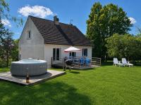 Paris-Reims, 10 personnes, 4 chambres, Grand jardin privé - B&B Breny