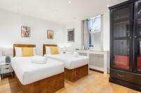 Luxury 3BR Skyline Views Sleeps 7 Fast Wifi - B&B London