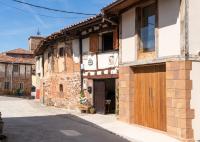 Charming House in Villasur de Herreros with Lake View - Chambres d'hôtes Villasur de Herreros