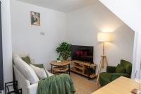 Spacious 4BR Home Ideal for Contractors, Business & Insurance Stays with Free Parking and Fast Wifi - Chambres d'hôtes Pendlebury