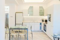 Forty-Two Bright 2-Bedroom Retreat in Molaoi - B&B Moláoi