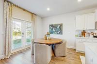 Charming coastal home with shared pool beach access and spacious living area - B&B Port Saint Joe