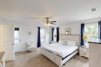 Lovely Home with Screened-In Porches Balcony & Shared Pool - Walk to the Beach - B&B Port Saint Joe