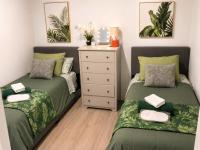 House 2 Bedrooms plus CouchBed Best Location MIami Private Parking, Laundry, Storage for Luggage - Bed and Breakfast Miami