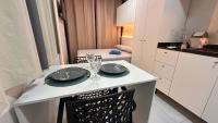 Apartamento completo com sacada - Ótima localização - Chambres d'hôtes Itajaí