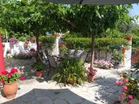 Viorica's Garden House in Alykes Volos - B&B Volos